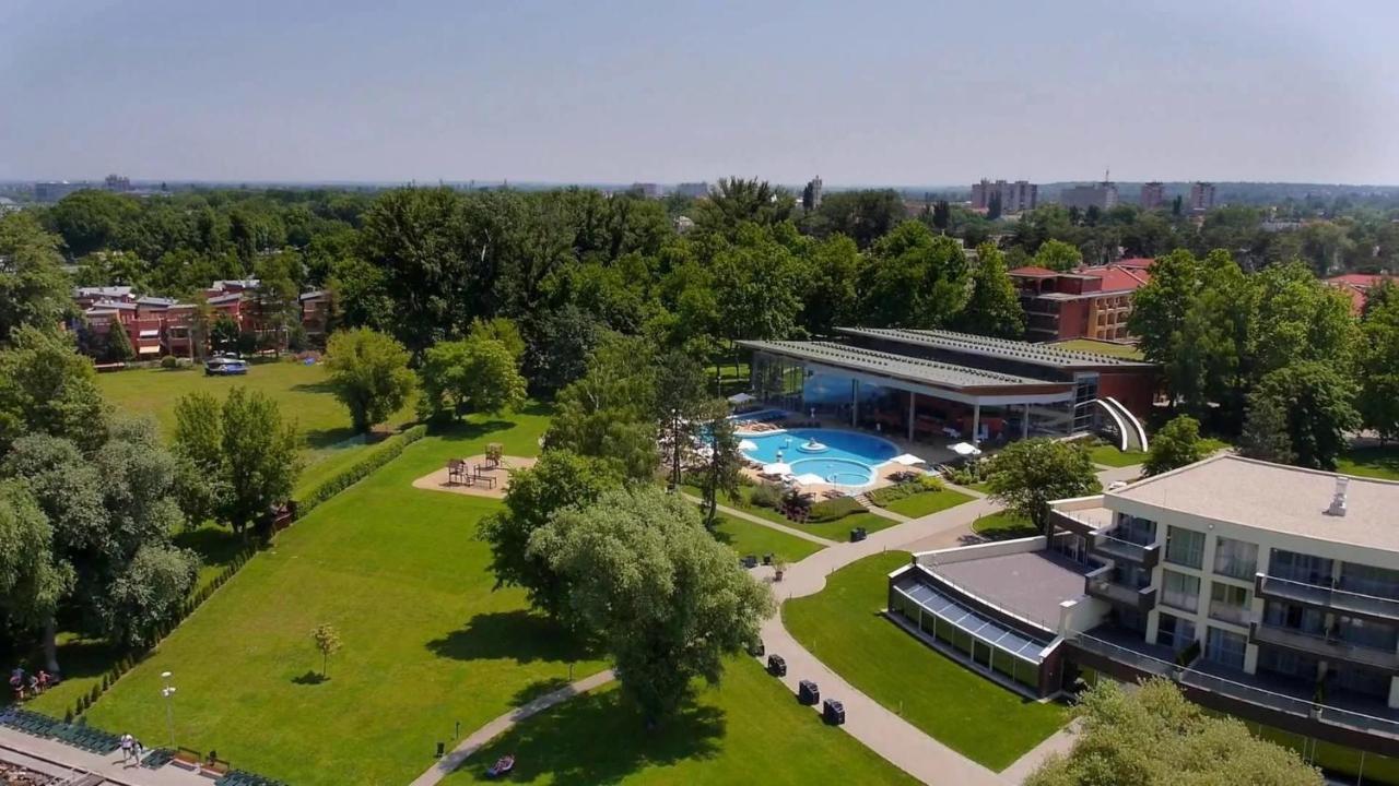 Mf Villa Azur Wellness Apartment Siófok Esterno foto