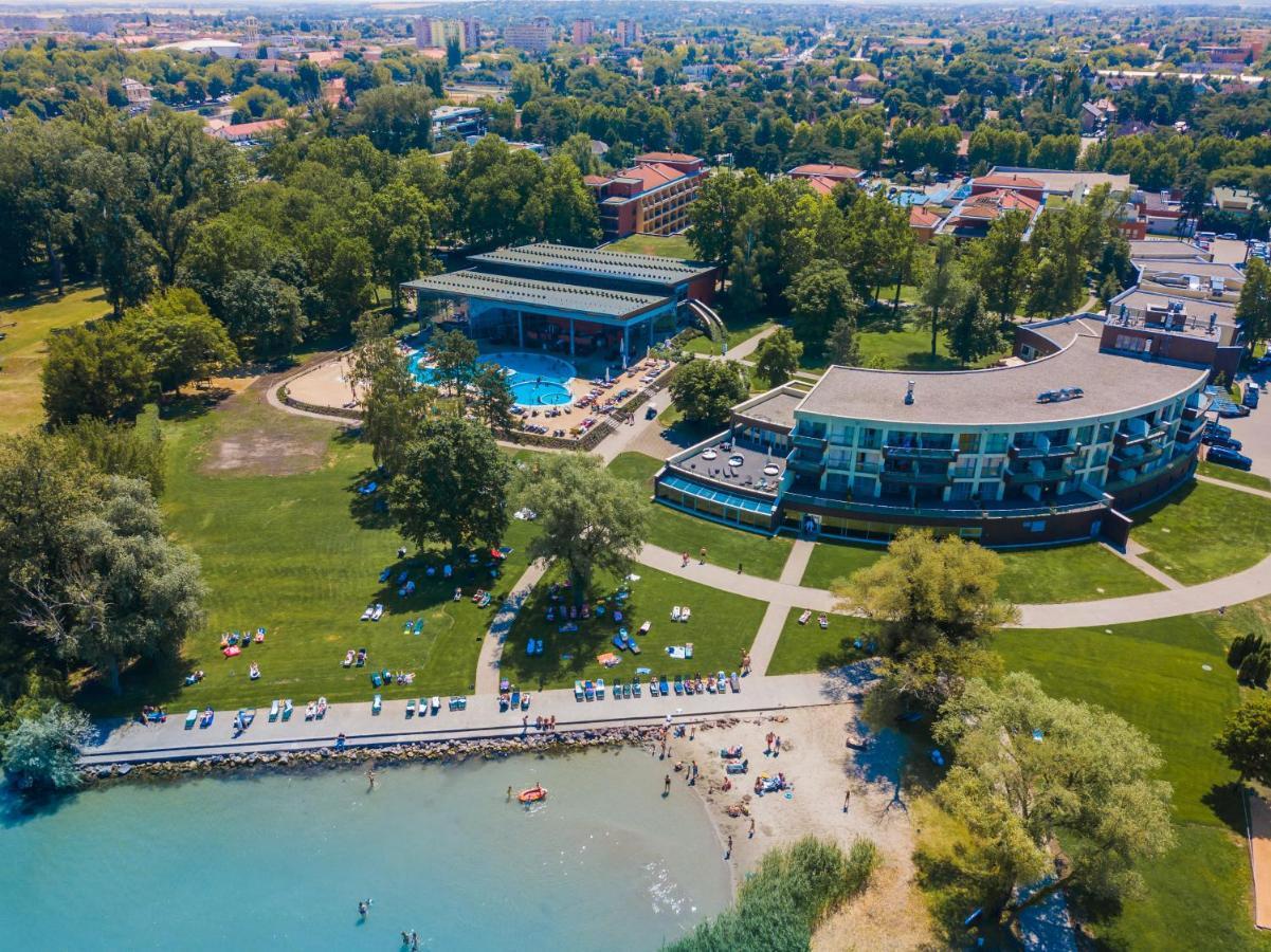 Mf Villa Azur Wellness Apartment Siófok Esterno foto