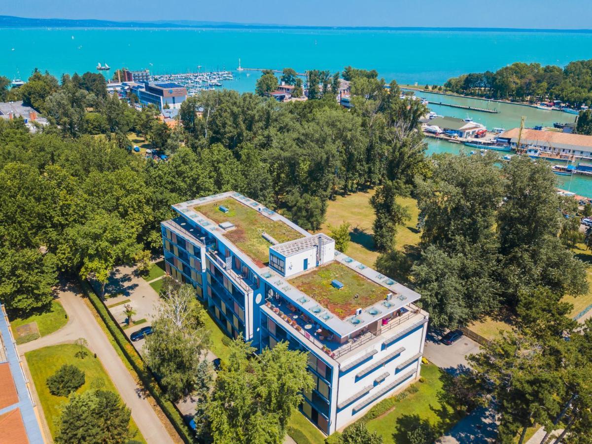Mf Villa Azur Wellness Apartment Siófok Esterno foto