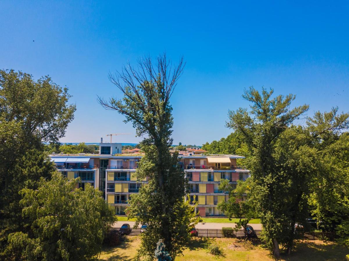 Mf Villa Azur Wellness Apartment Siófok Esterno foto